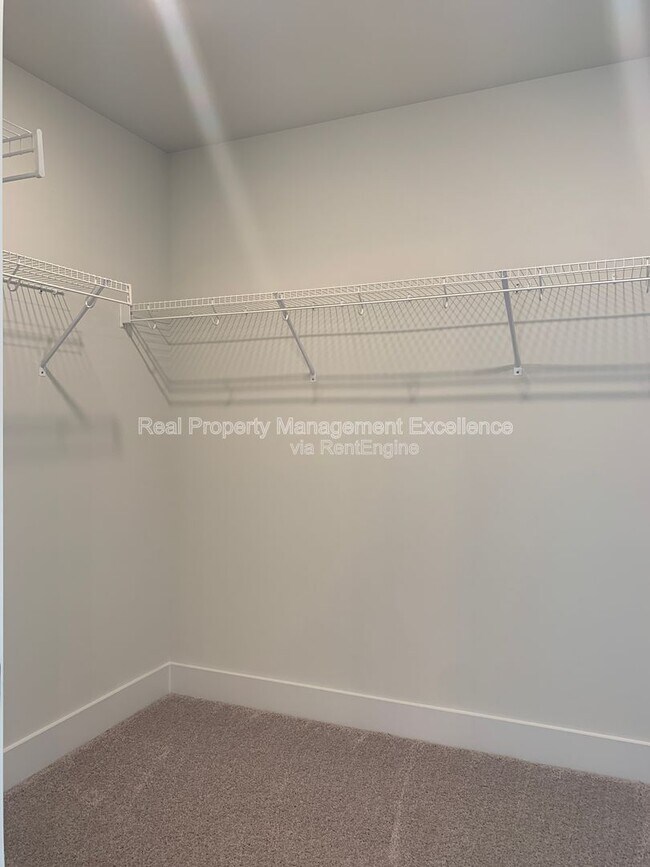 Building Photo - 150 Steppe Wy