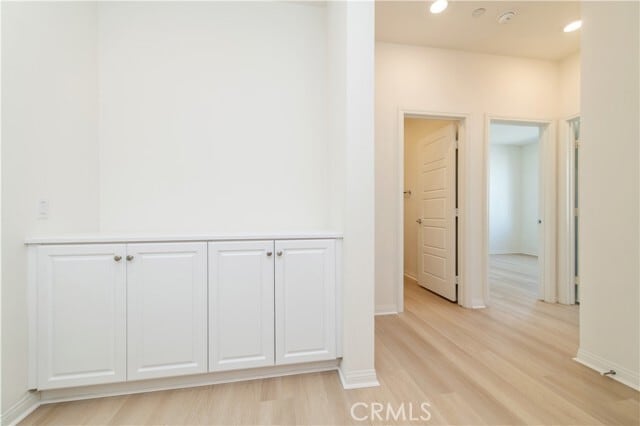 Building Photo - 185 Steely