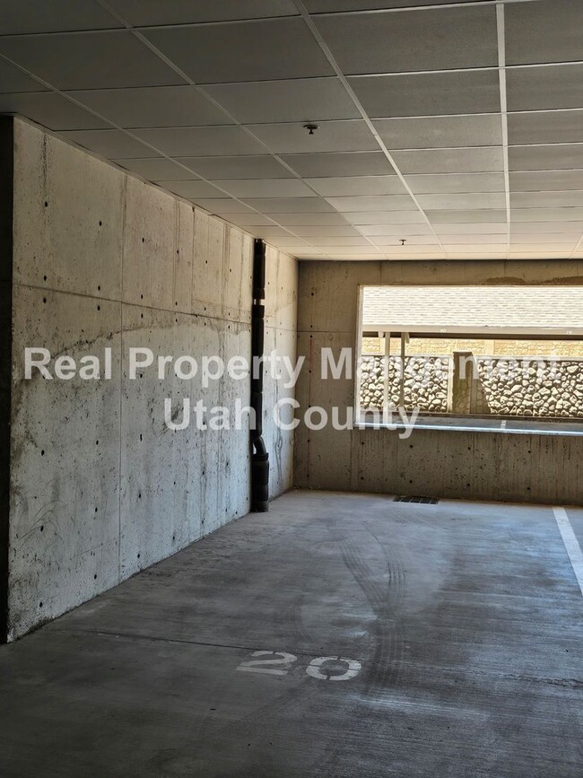 Building Photo - Reduced Price~Pet Friendly Condo