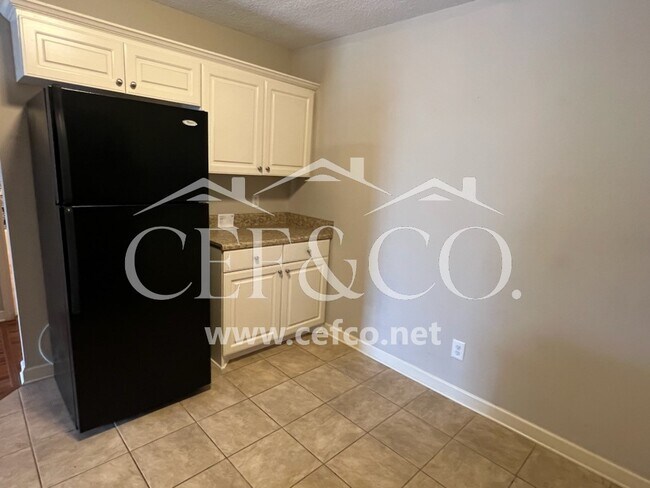 Building Photo - 529 Victoria Manor Dr