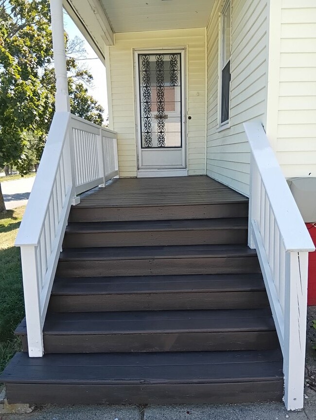 Building Photo - **Cranston Three Bed Single Family - $2,495**
