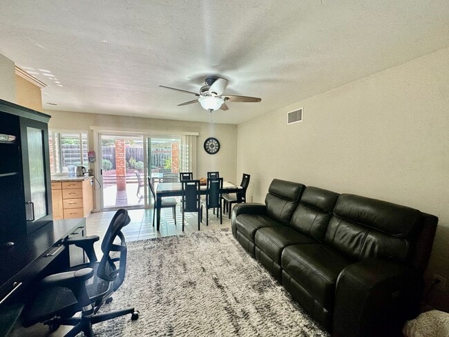 Building Photo - Your Dream Rental Home in Rancho Penasquitos!