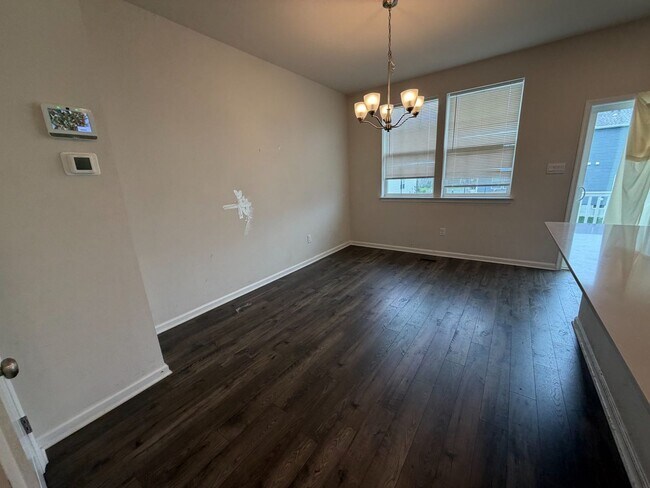 Building Photo - 4-Bedroom Townhouse in Jackson
