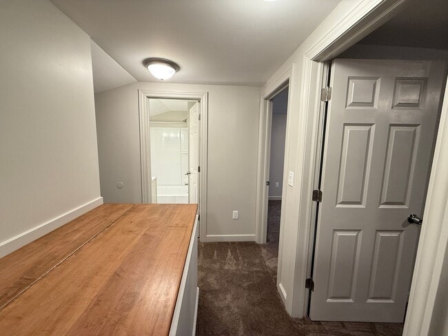 Building Photo - NEW REMODELED- 2 bedroom duplex