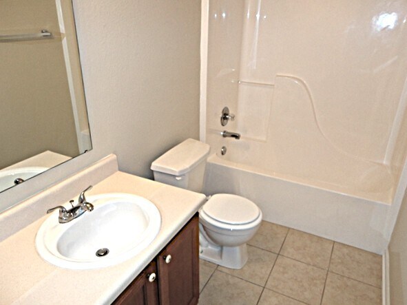 Building Photo - 322 Brookview Dr