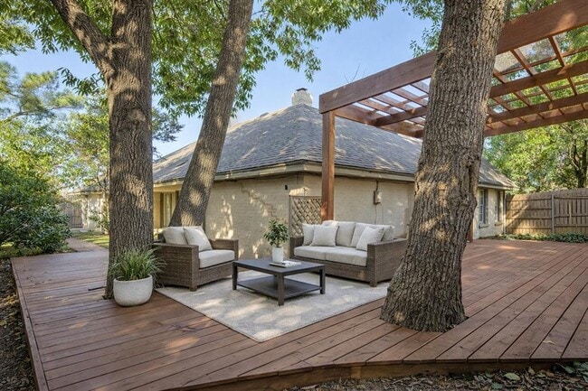 Building Photo - 3328 Willow Brook Rd