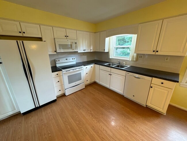 Building Photo - 9718 Lyric Ln