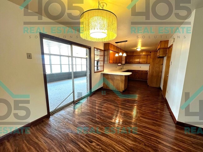 Building Photo - RENOVATED 3 bedroom in OKC