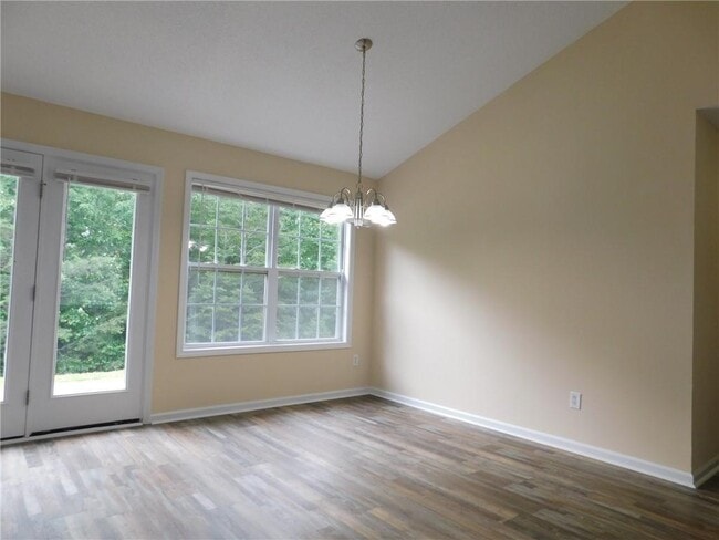 Building Photo - 13 Vista Ct