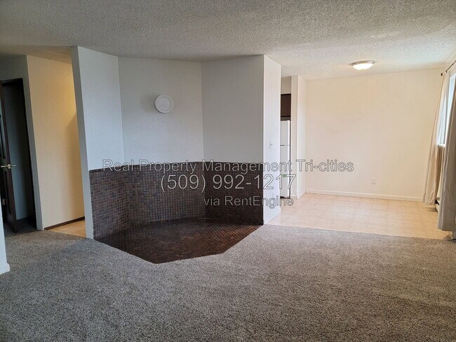Building Photo - 1102 S Olympia Pl