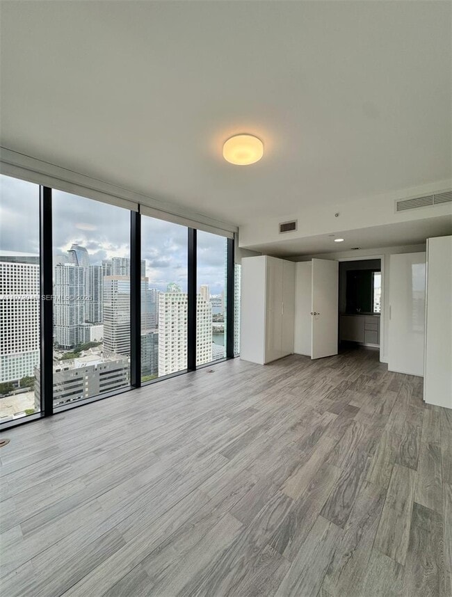 Building Photo - 1010 Brickell Ave