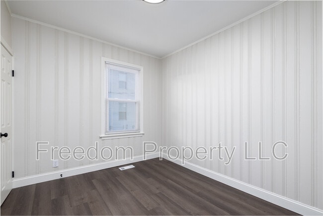 Building Photo - 120 Whiting St