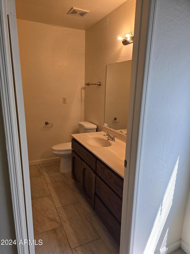 Building Photo - 4747 N 14th St