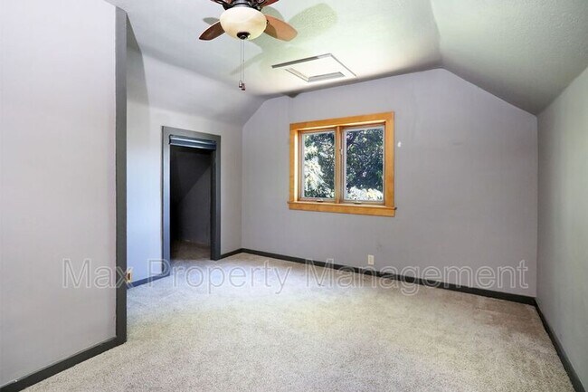 Building Photo - 660 27th St