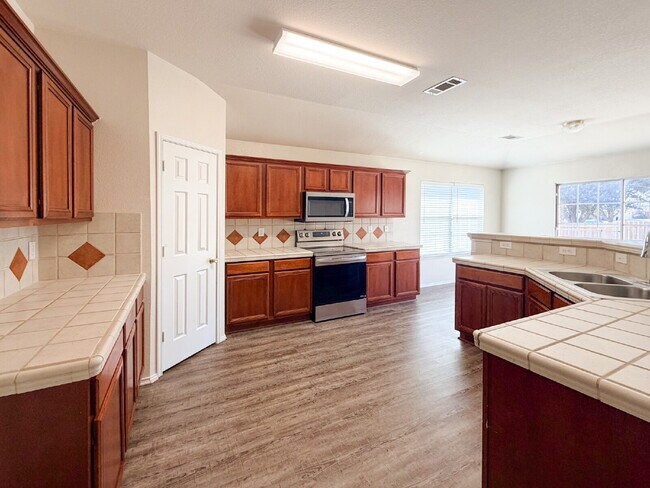 Building Photo - Charming 3-Bedroom, 2-Bath in Grand Prairie!