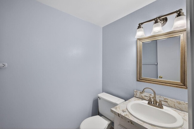 Building Photo - 700 Village Green Ct