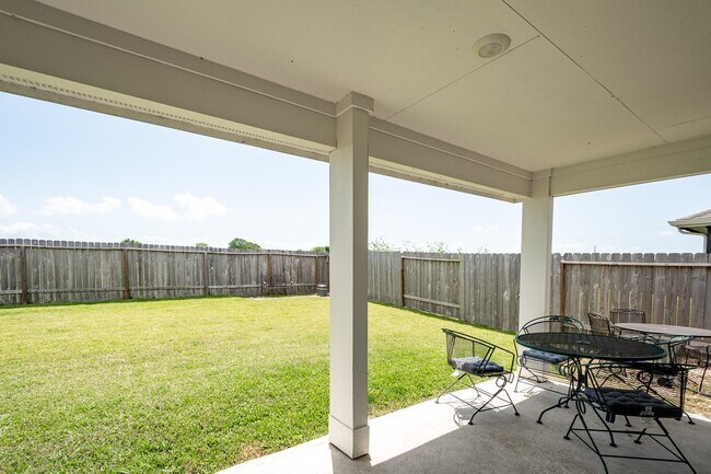 Building Photo - 607 Hidden Brk Dr