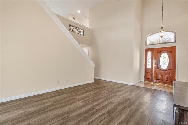Building Photo - 340 S Orange Ave
