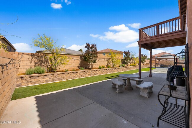 Building Photo - 44256 Dahlia St