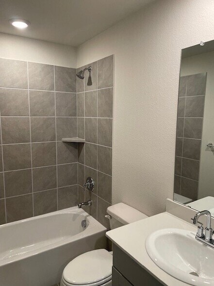 Building Photo - 3116 Kingsgarden Rd