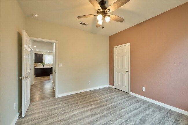 Building Photo - 2214 Timberland Country Ct
