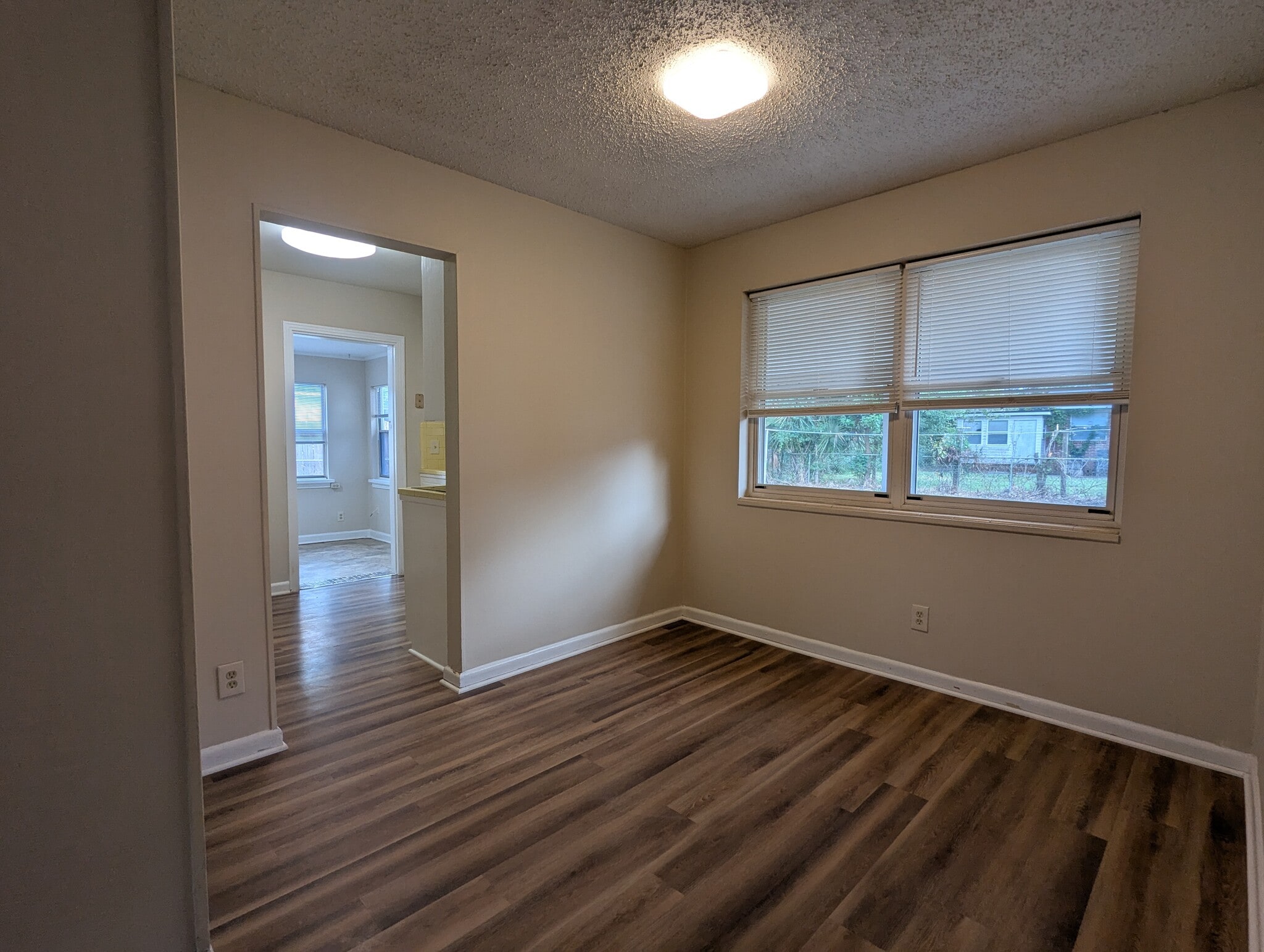 Building Photo - 6522 Bartholf Ave