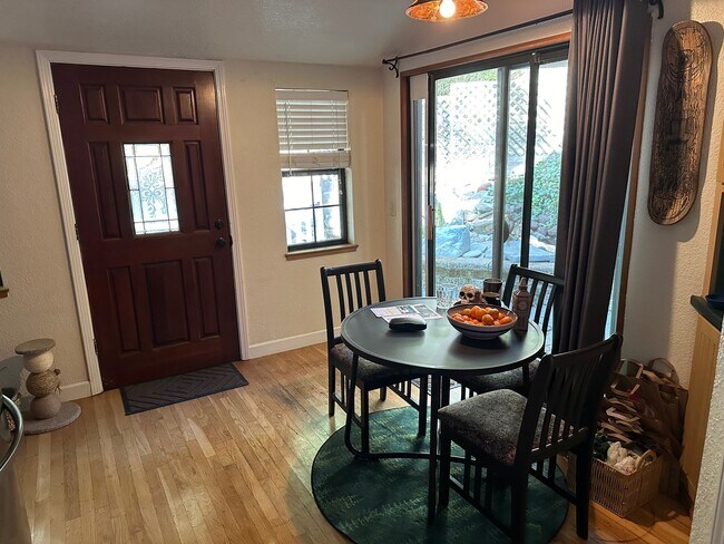 Building Photo - 12061 Pleasant Way