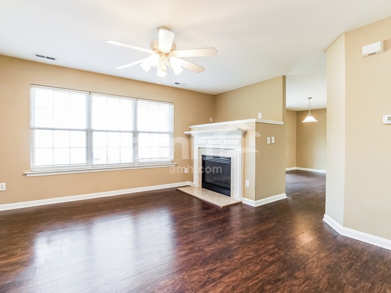 Building Photo - 5436 Kissimmee Ln