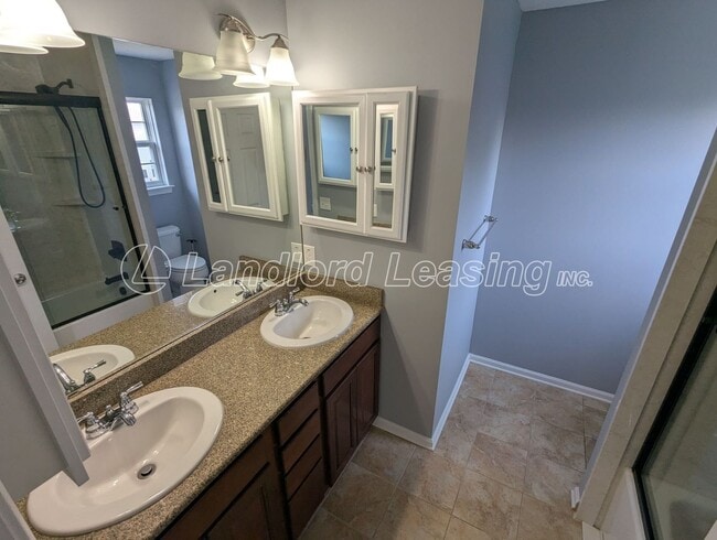 Building Photo - Spacious 4-Bedroom Colonial in Martin’s Ru...