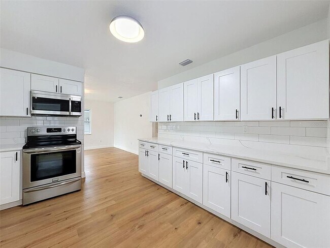 Building Photo - 3316 W Nassau St