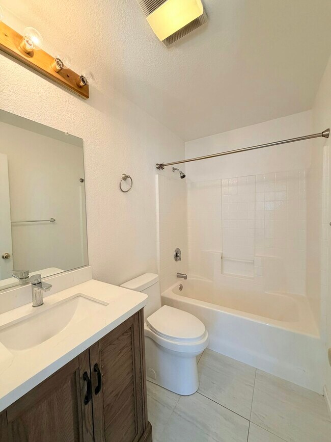 Building Photo - 1208 Landover Ct