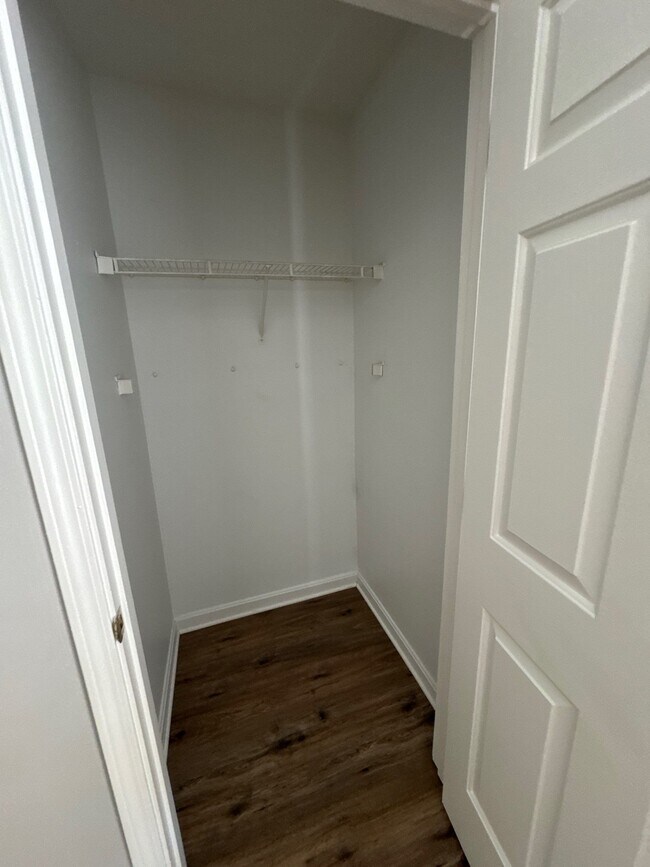 Building Photo - 4101 Blue Lick Ct