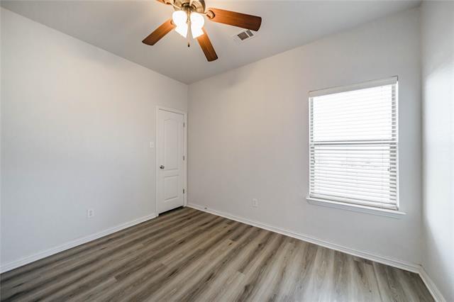 Building Photo - 2100 Benjamin Creek Dr