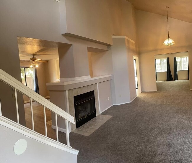 Building Photo - 742 Danehurst Ct