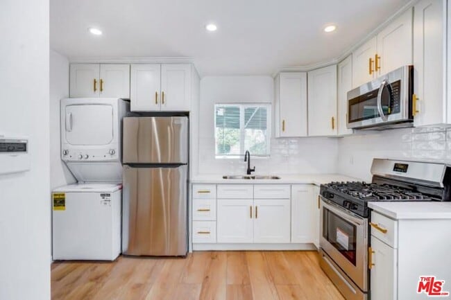 Building Photo - 19924 Welby Way