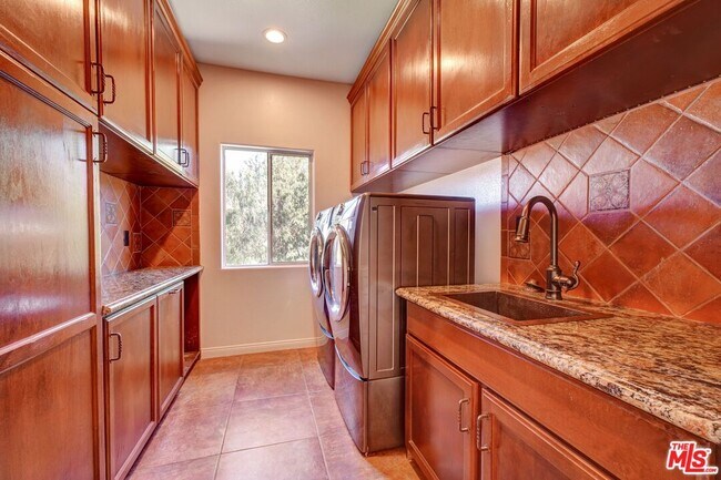 Building Photo - 13045 Ripple Creek Ln