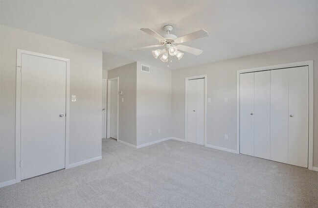 Building Photo - 12905 Woodforest Blvd