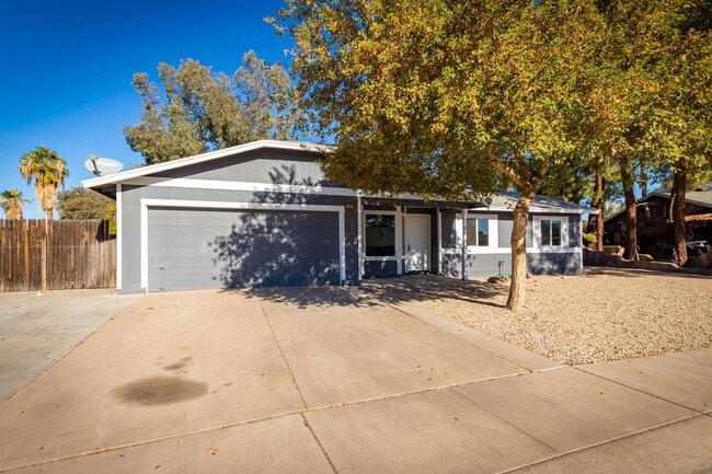 Building Photo - 232 E Leah Ln