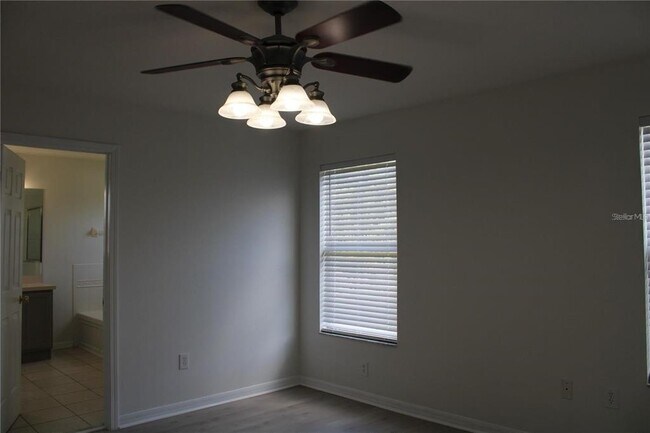 Building Photo - 7840 Carriage Pointe Dr