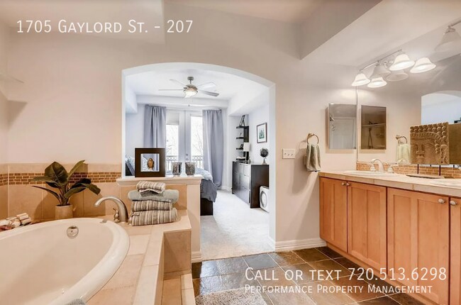 Building Photo - 1705 N Gaylord St