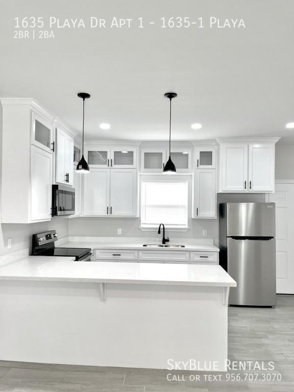 Building Photo - 1635 Playa Dr