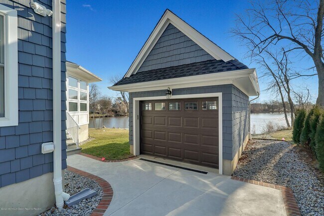 Building Photo - 330 Villa Park Wy