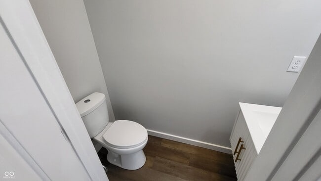 Building Photo - 515 N Oxford St