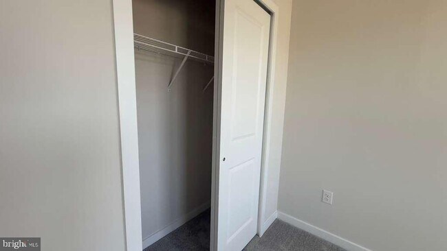 Building Photo - 1 Wafer Aly