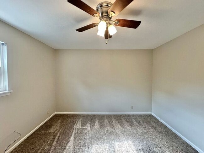 Building Photo - Available Now! Beautiful 3 Bedroom 2 Bath ...