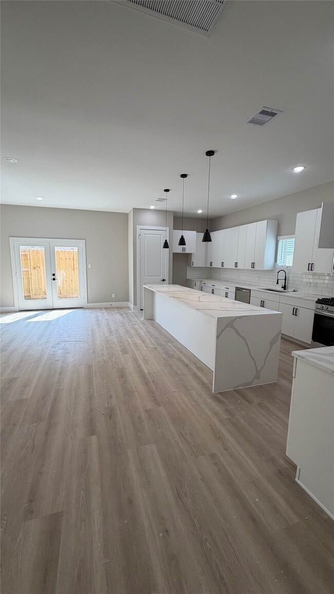 Building Photo - 2615 Piemonte Ave