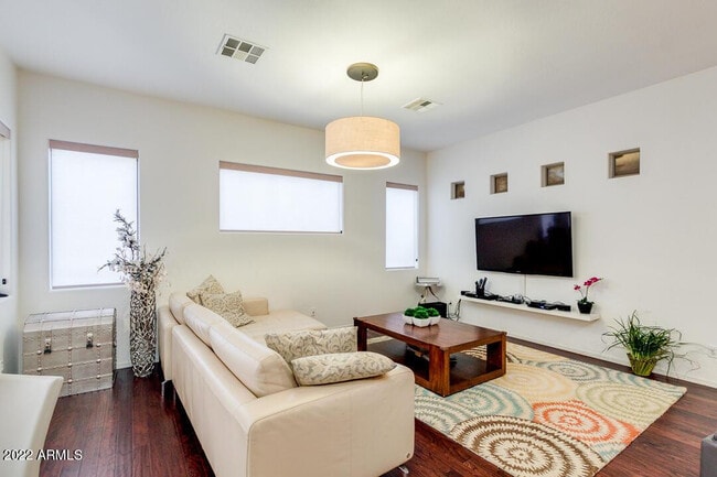 Building Photo - 2037 W Periwinkle Way