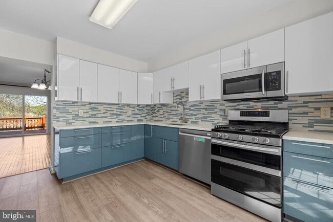 Building Photo - 1095 Travis Ln