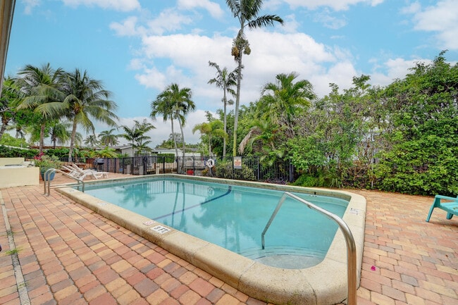 Building Photo - 410 SW 15th St