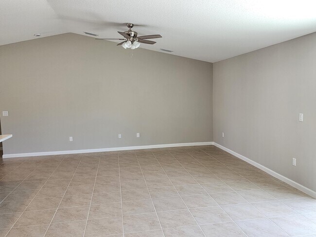 Building Photo - 3197 SW Armucher St